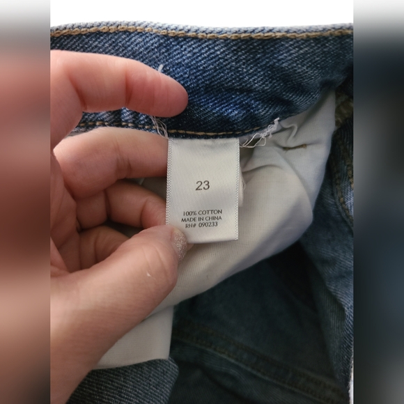 KENDALL & KYLIE | DISTRESSED JEANS WITH ZIP UP ANKLE | SIZE 23 - Picture 8 of 10